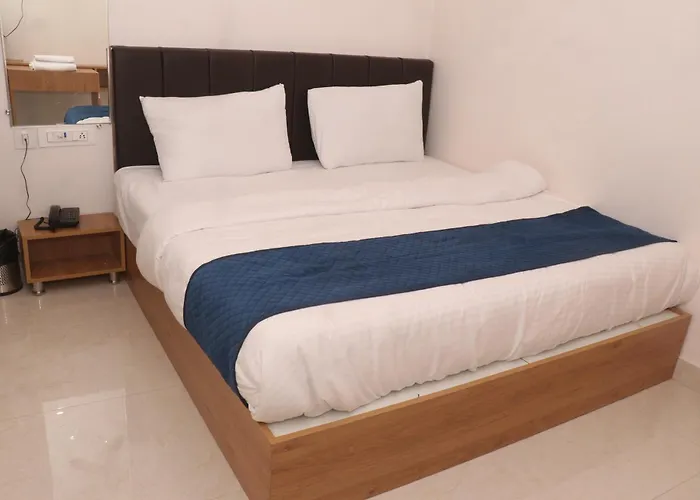 Hotel Lakhdatar